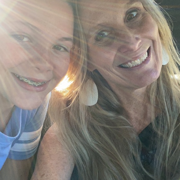 Meet your Posher, Andrea - Picture 3 of 3